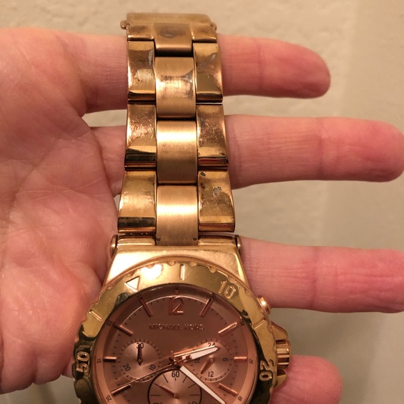 Michael Kors Rose Gold Watch - Picture 4 of 4